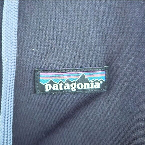 Patagonia Women's Black Hooded Mid-Weight Scuba Fleece Jacket, Size Medium - Picture 3 of 7